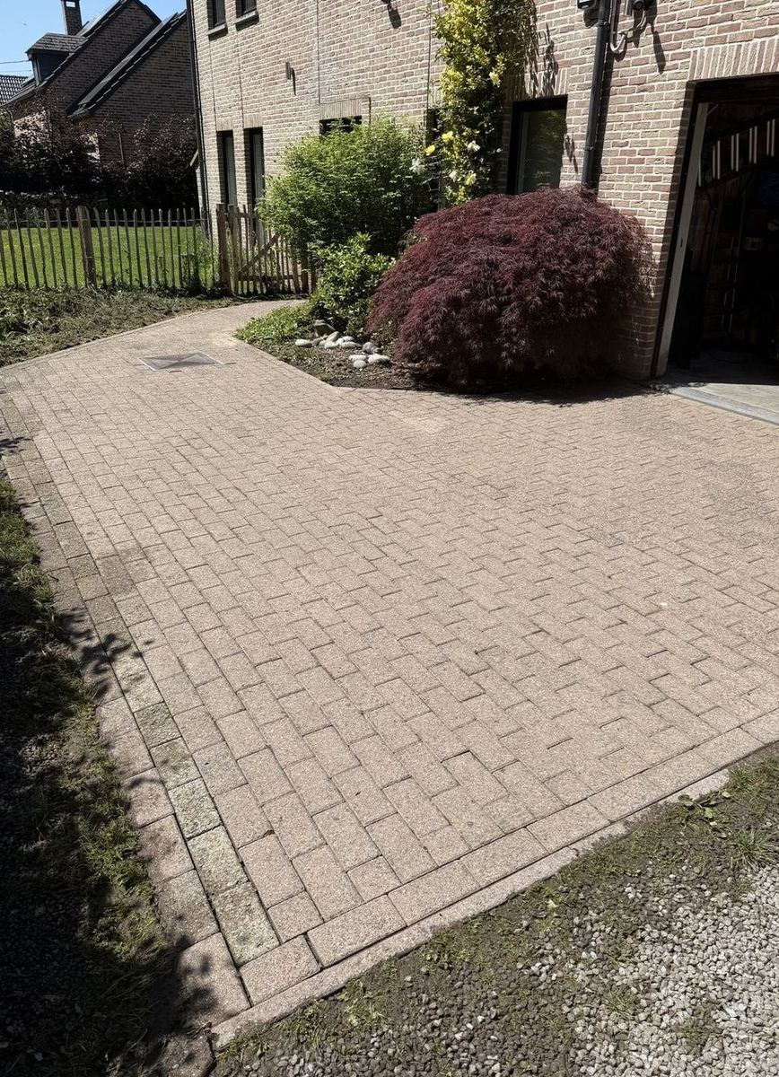 Driveway after cleaning