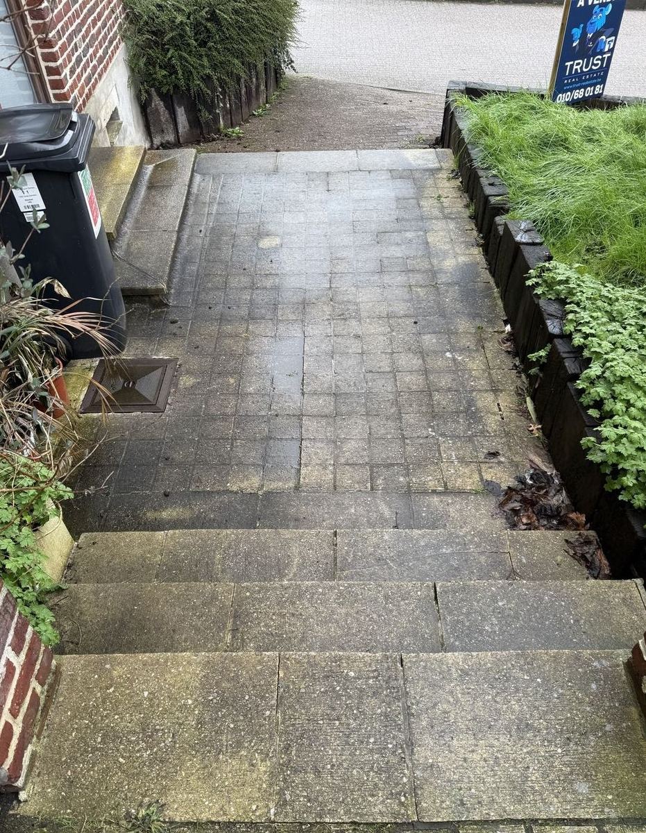 Entry steps before cleaning
