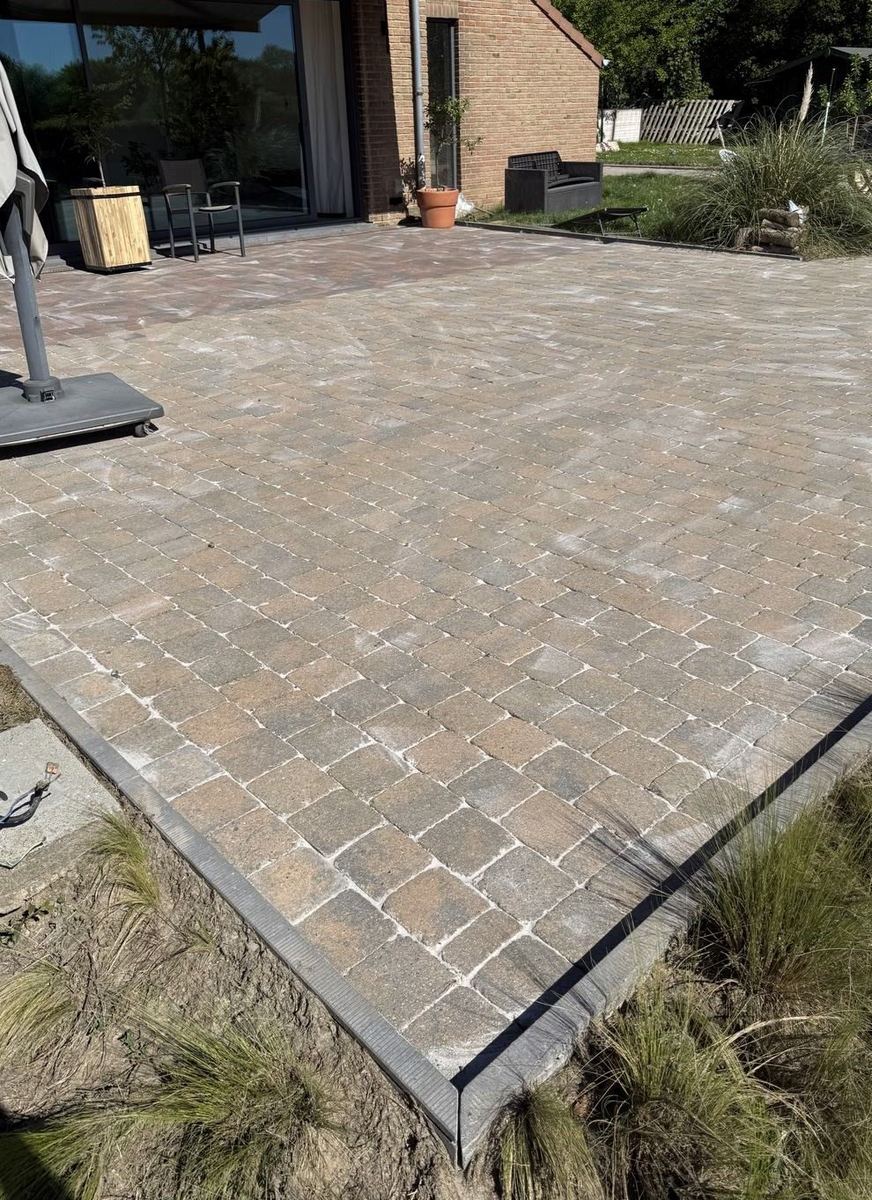 Paver patio after cleaning